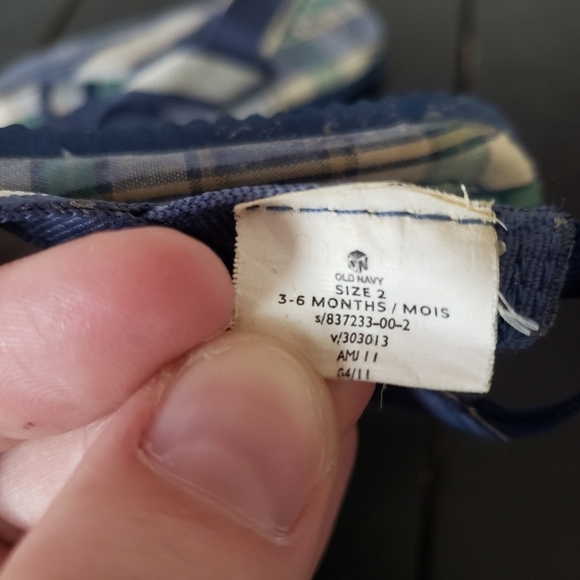 Old Navy Baby Boy Size 2 Green Blue Plaid Flip Flops Sandals Summer - Picture 2 of 4